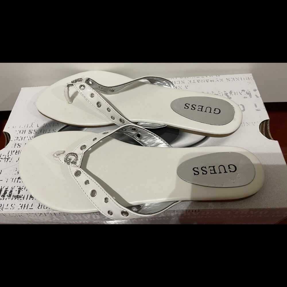 Guess women’s sandal